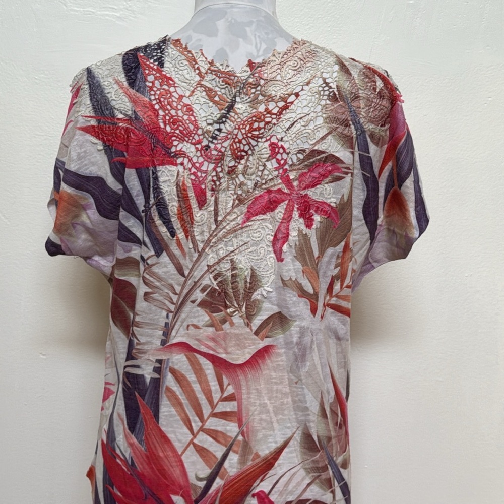 Milano Large Floral Print Short Sleeve Lace Top - Picture 6 of 8